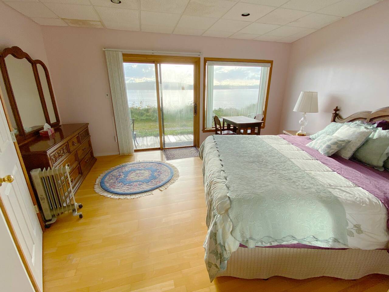 Butterfly's Cocoon — king bed, oceanfront, sliding door